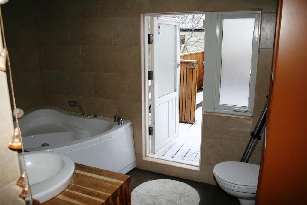 Our House Guesthouse Reykjavík Zewnętrze zdjęcie
